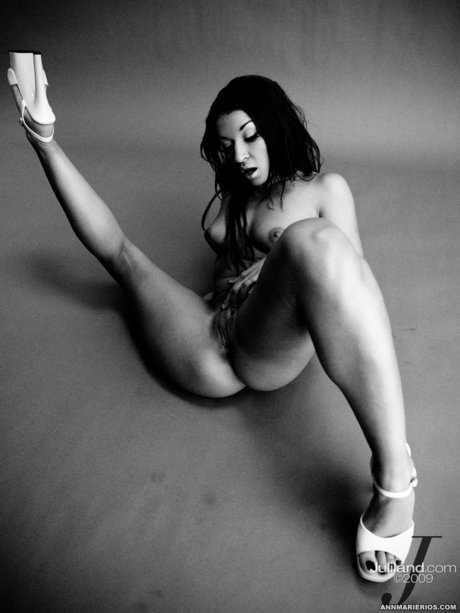 Latina MILF Ann Marie Rios models in the nude while wearing white heels 45125008