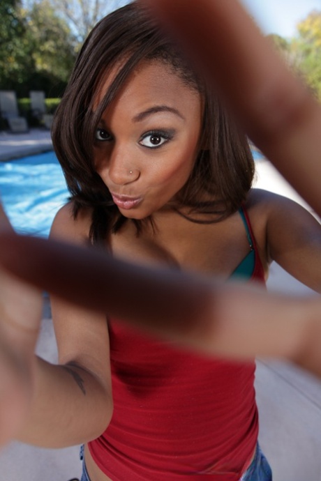 Dazzling black girl Bella Morietti stripping off skirt and bikini 62486823